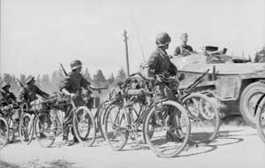 Самокатное подразделение вермахта в Латвии. Июль 1941