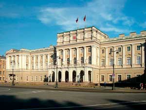 Мариинский дворец (в 1991 году — здание Ленсовета).