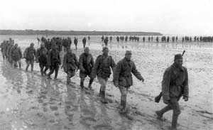 Советские солдаты пересечения Сиваш в ноябре 1943 года.