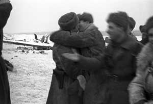 Встреча воинов 2-й ударной и 67-й армий, 18 января 1943 г., фотография Д. Козлова
