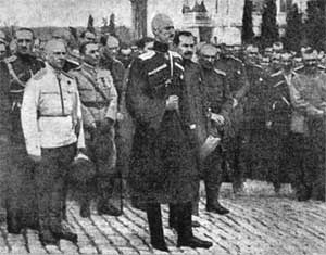 П. Н. Врангель во время молебна. Севастополь. Март 1920 года