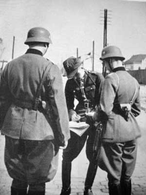 Встреча с немецкими парламентёрами. Львов, 1939 год.