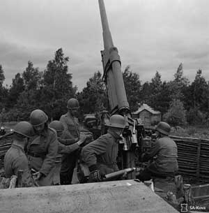 Финская зенитная батарея в районе Выборга, 18 июнь 1944 г.Фотография из архива Сил обороны Финляндии (SA-kuva).
